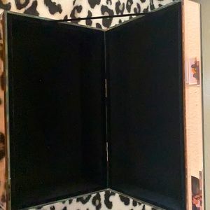 One size jewelry box